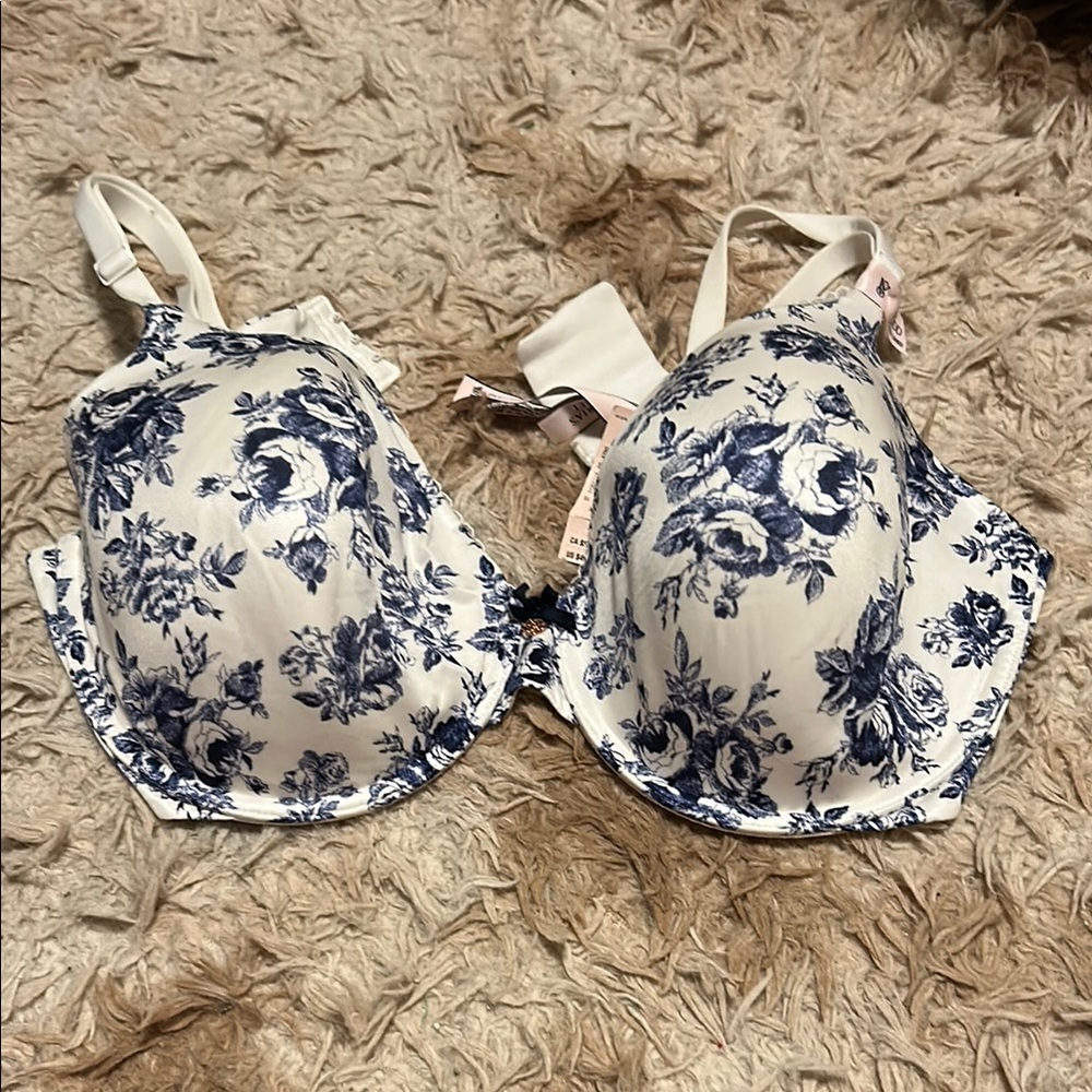 Victoria’s Secret 38DD Body by Victoria Bra NWT